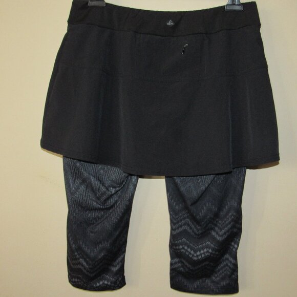 Prana Black Skirted Capris with Patterned Legs - Picture 2 of 3